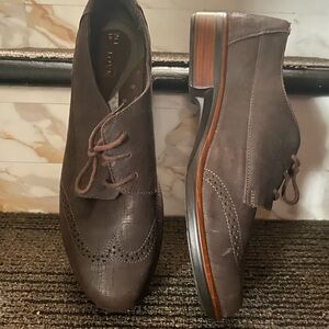 FLASH SALE ! Naol Lace Up Oxfords dress shoes. women size 41